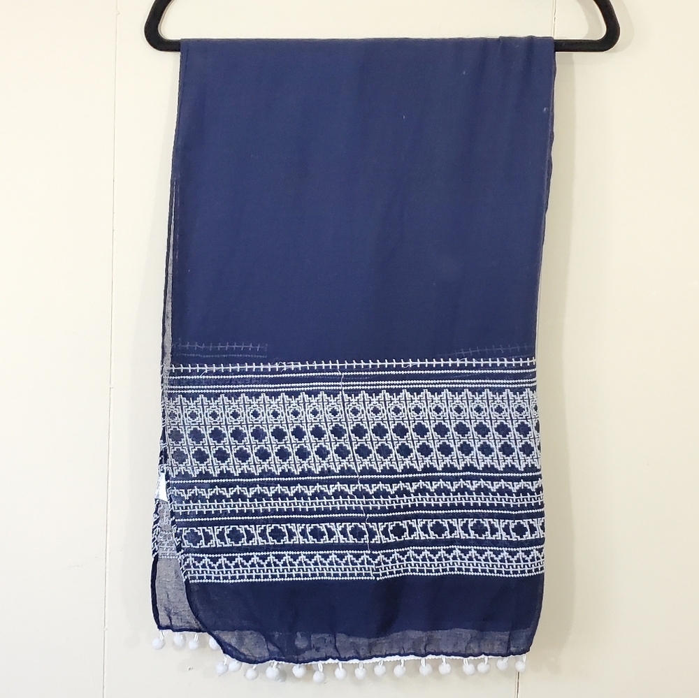 Women's sheer lightweight long navy blue and white scarf EUC